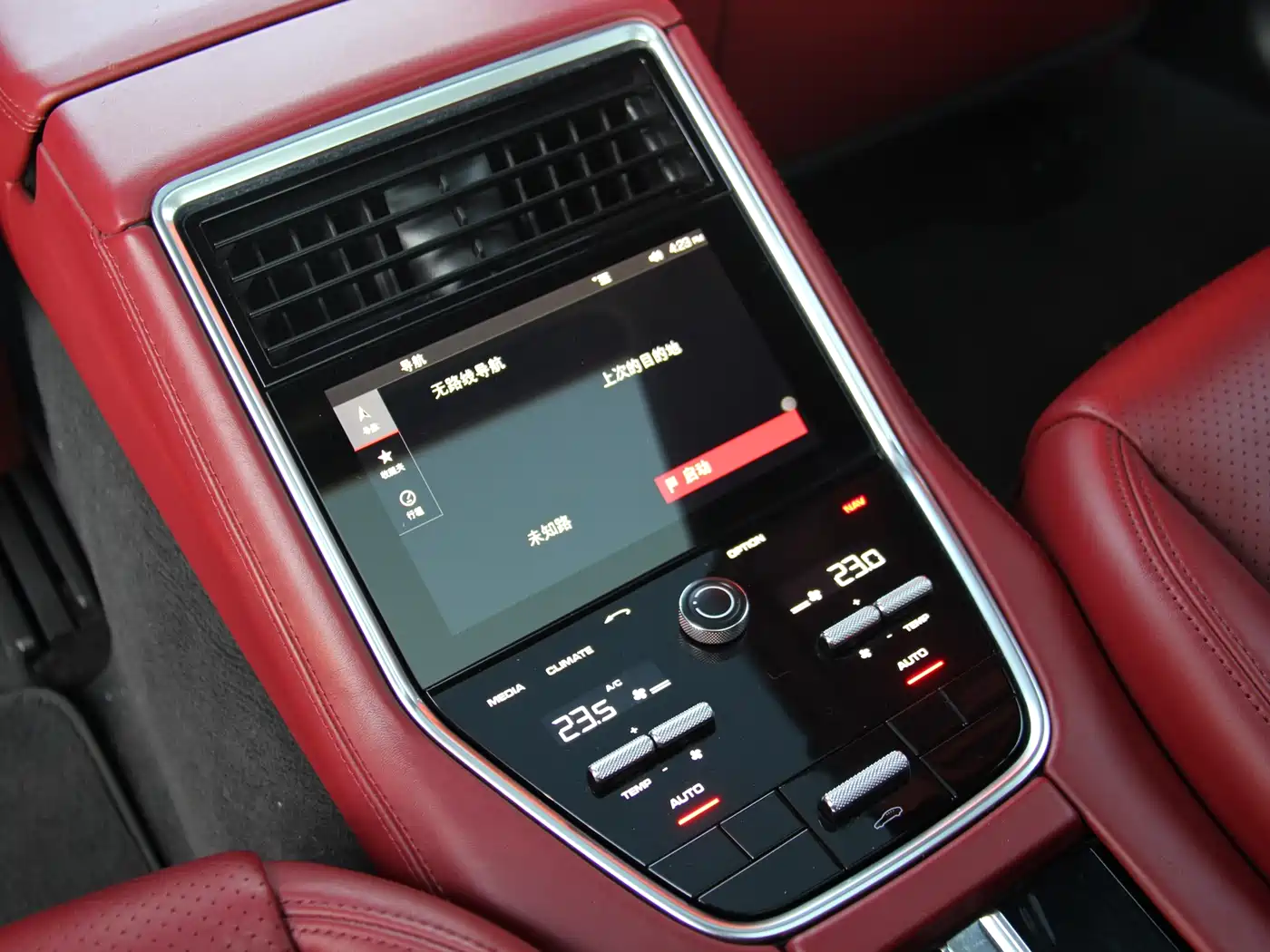 Porsche Panamera 2017 Panamera 3.0T фото 15