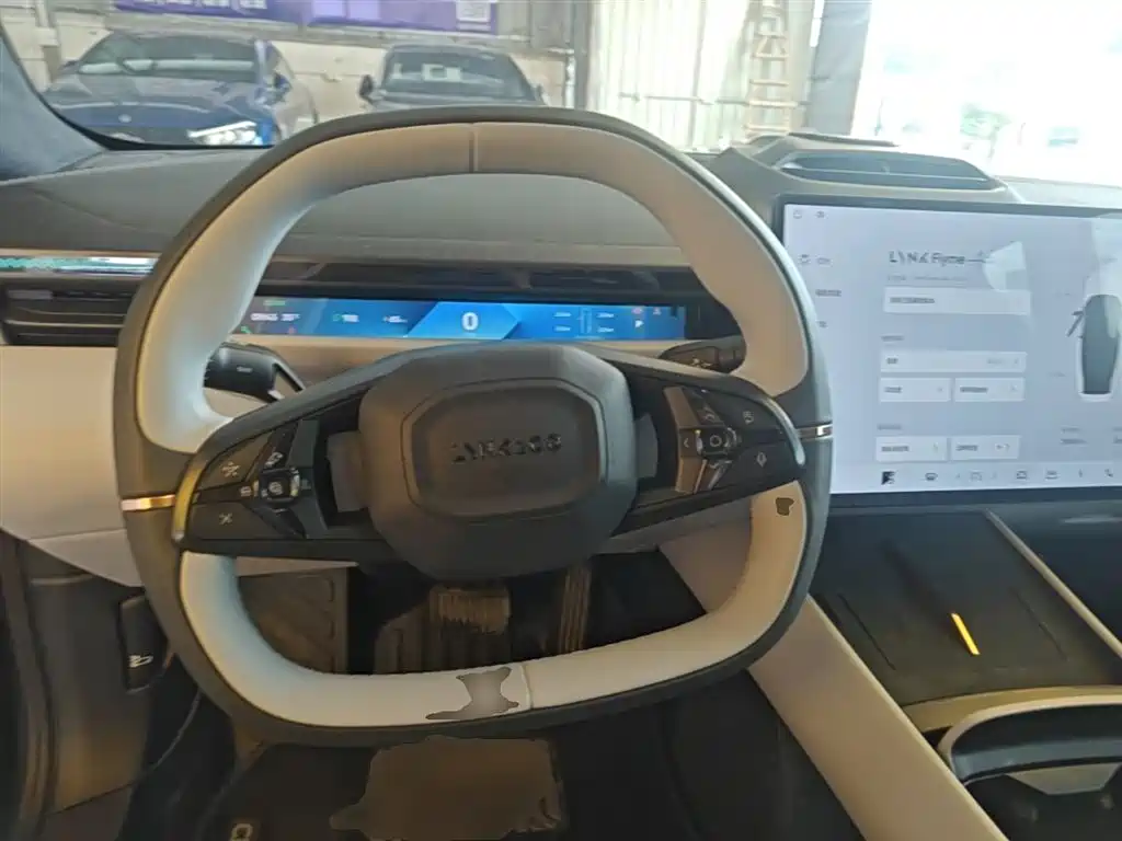 Lynk & Co Z10 2025 95kWh 766km RWD Max фото 11