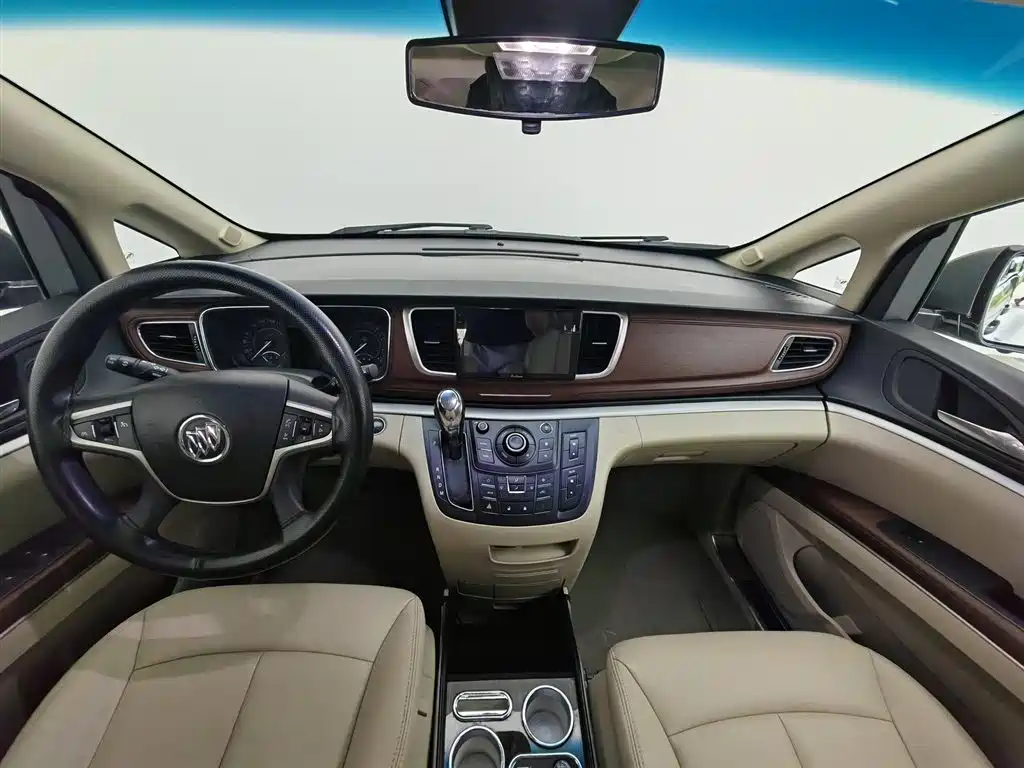 Buick GL8 2018 28T Comfort China VI фото 5