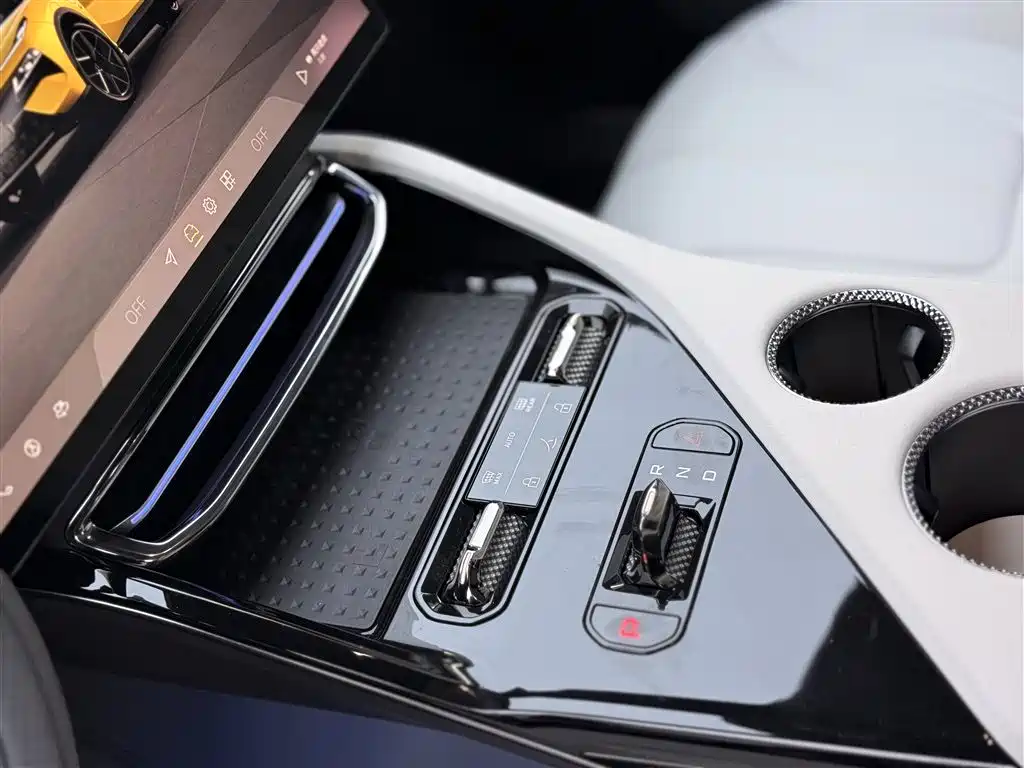 LOTUS SPORTS CAR ELETRE