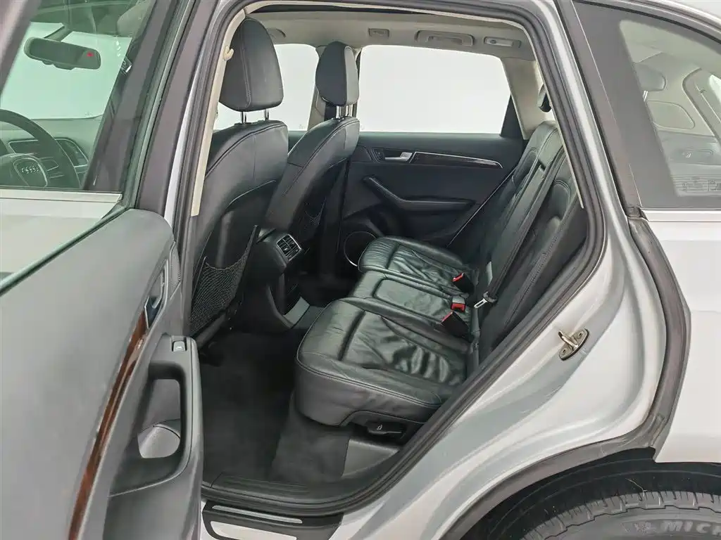 Audi Q5 2012 2.0TFSI Comfort фото 15