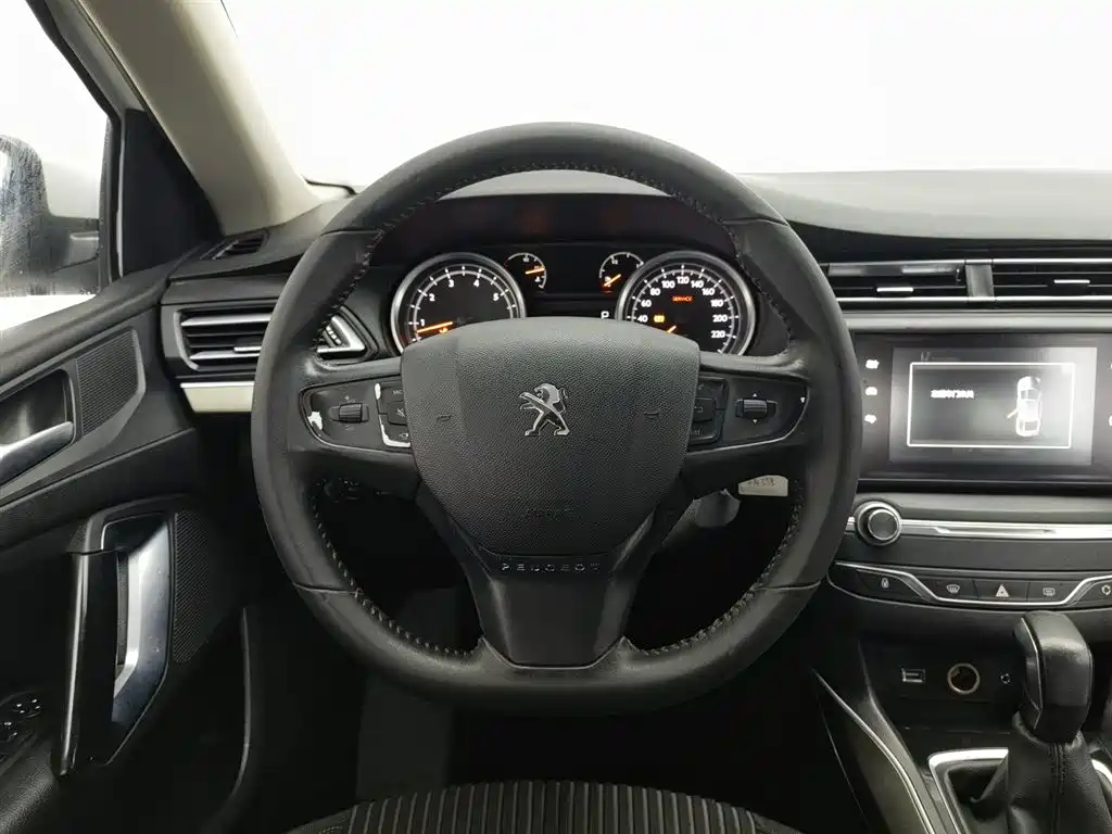 Peugeot 408 2015 Model 1.2T Automatic Luxury Edition фото 11
