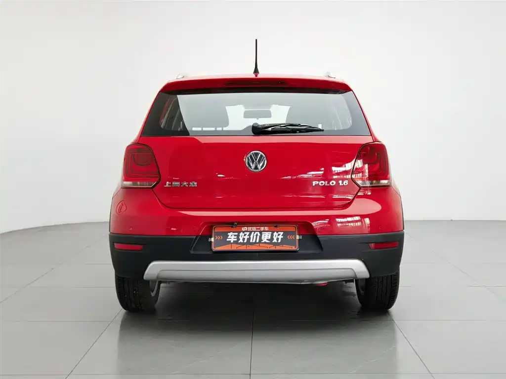 Volkswagen Polo 2012 1.6L Cross Polo AT фото 4