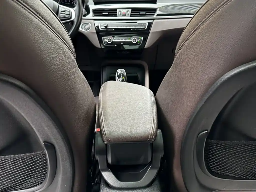 BMW X1 2020 sDrive25Li Leading Model фото 13