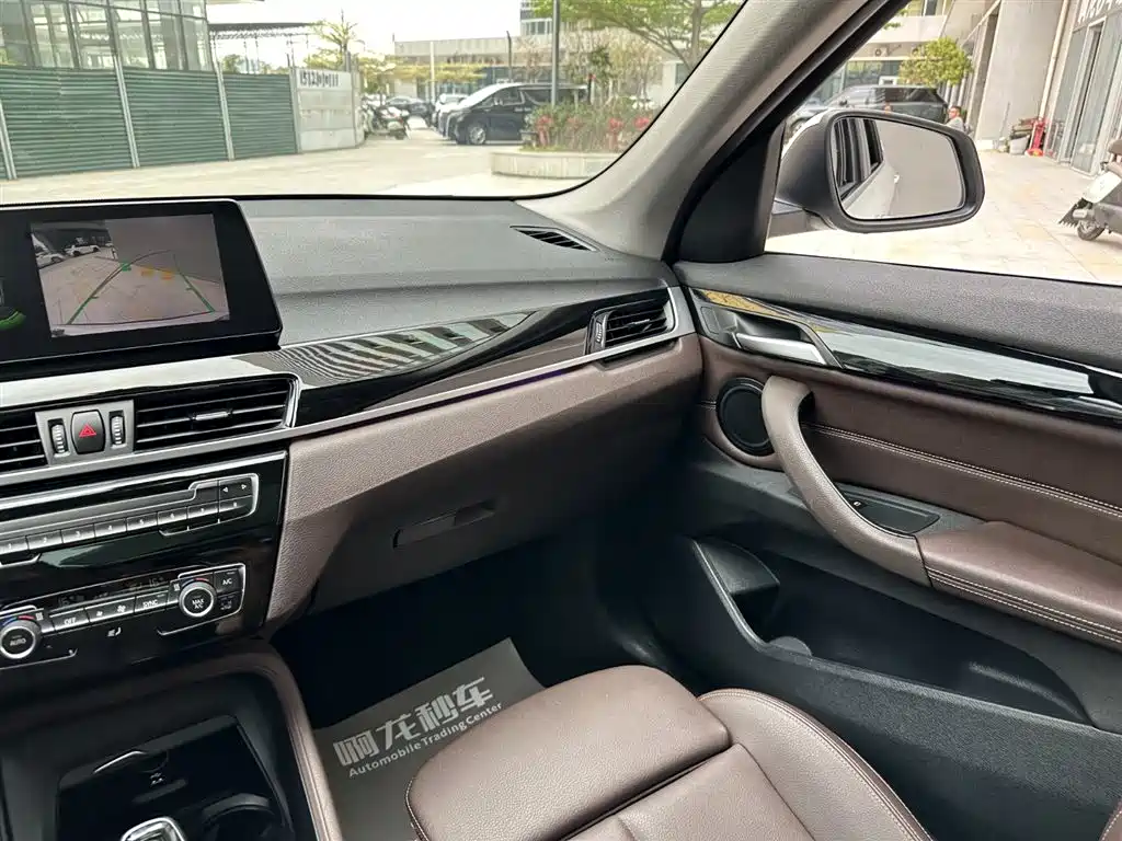 BMW X1 2020 sDrive25Li Leading Model фото 12