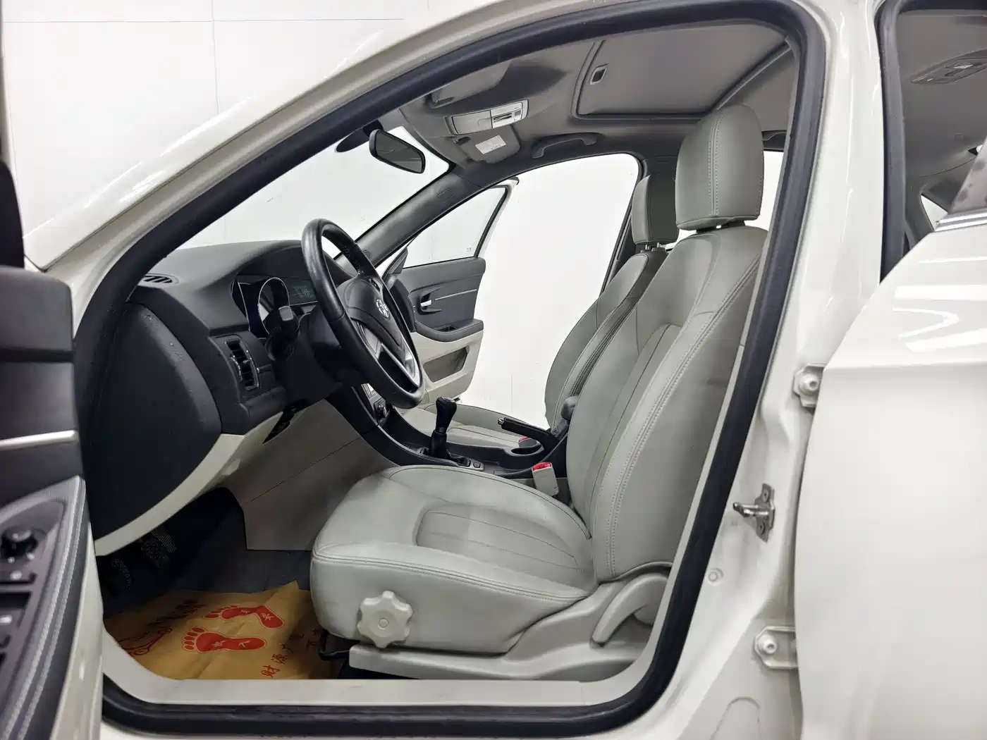 Фото 11 - BAIC Senova D50