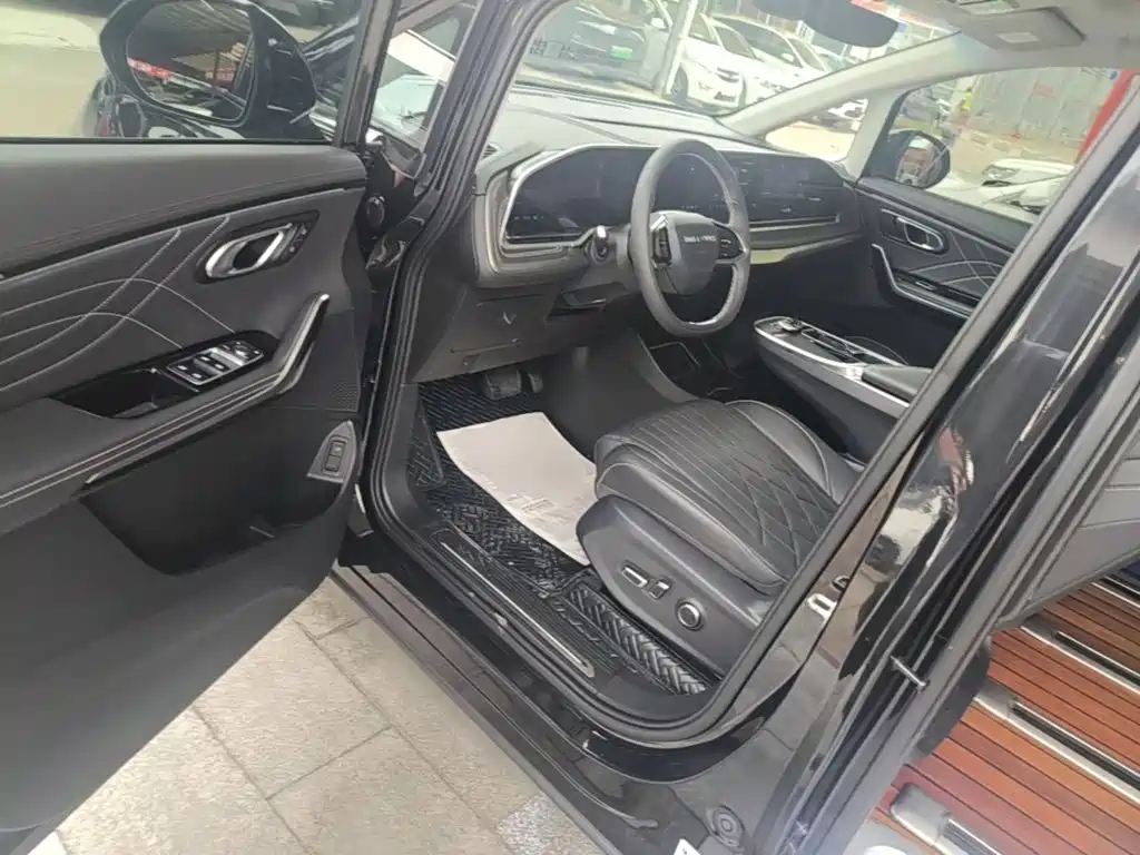 SAIC Maxus Maxus G90 2022 2022 2.0T Nebula 7-Seater Edition
