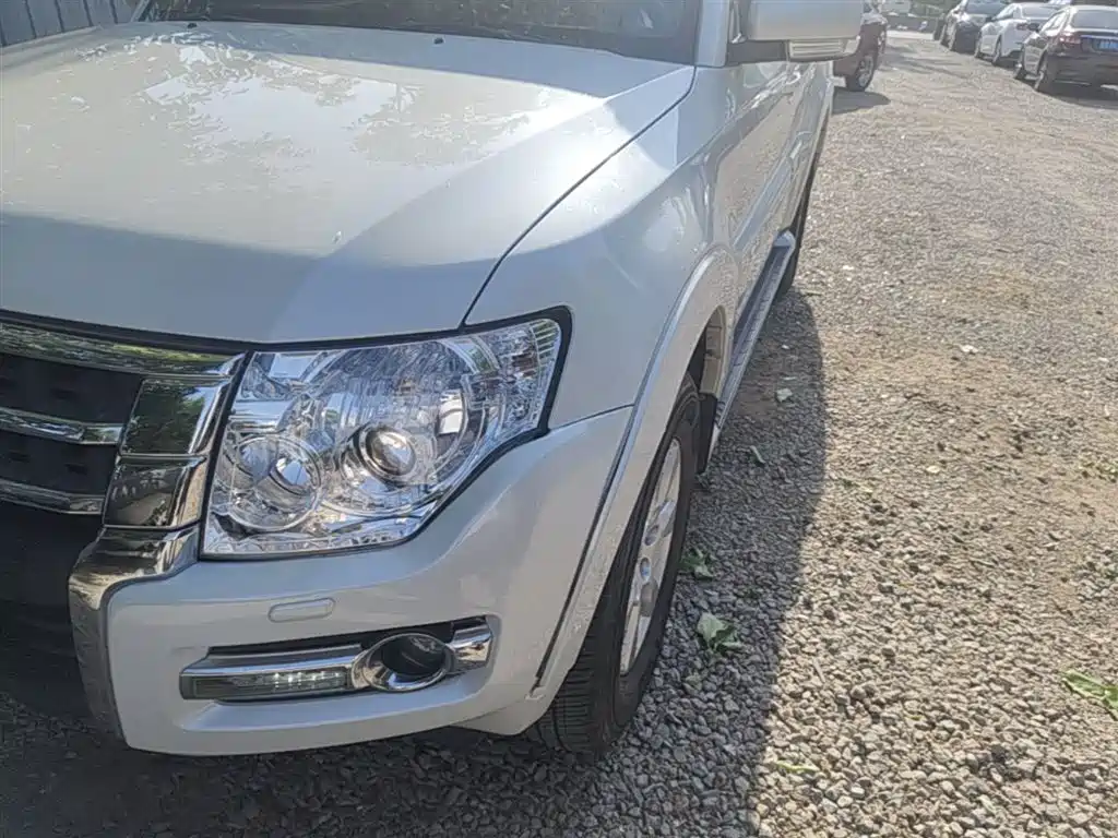 Mitsubishi Pajero (Import) 2016 3.0L Automatic Standard (China V) фото 24