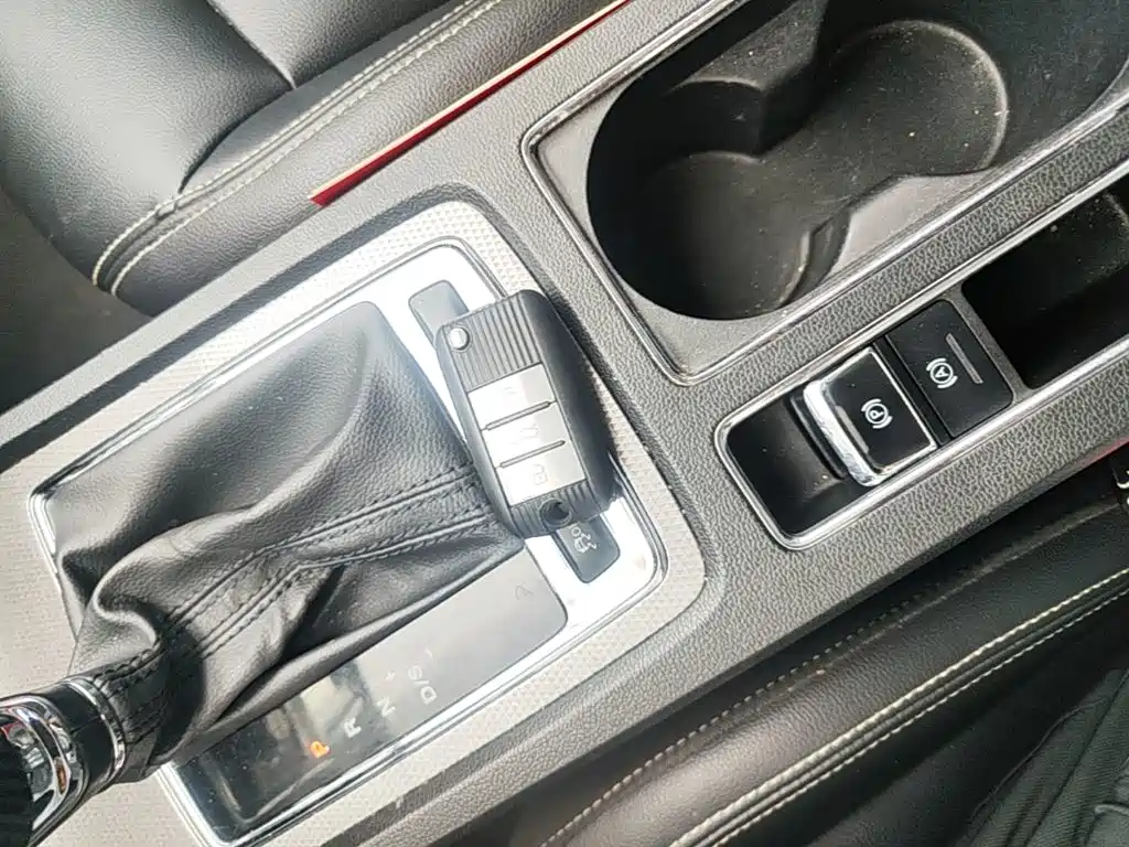 Roewe i6 2018 2018 20T Automatic Flagship Edition