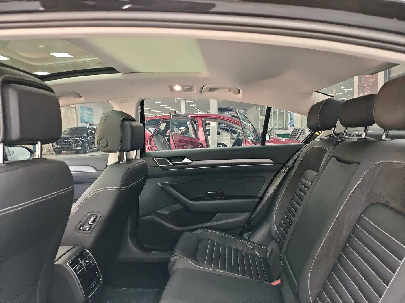 Volkswagen Magotan 2020 330TSI DSG Leading фото 9