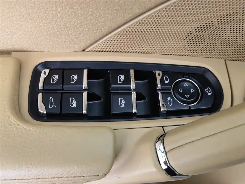 Porsche Cayenne 2011 Cayenne S 4.8L фото 9