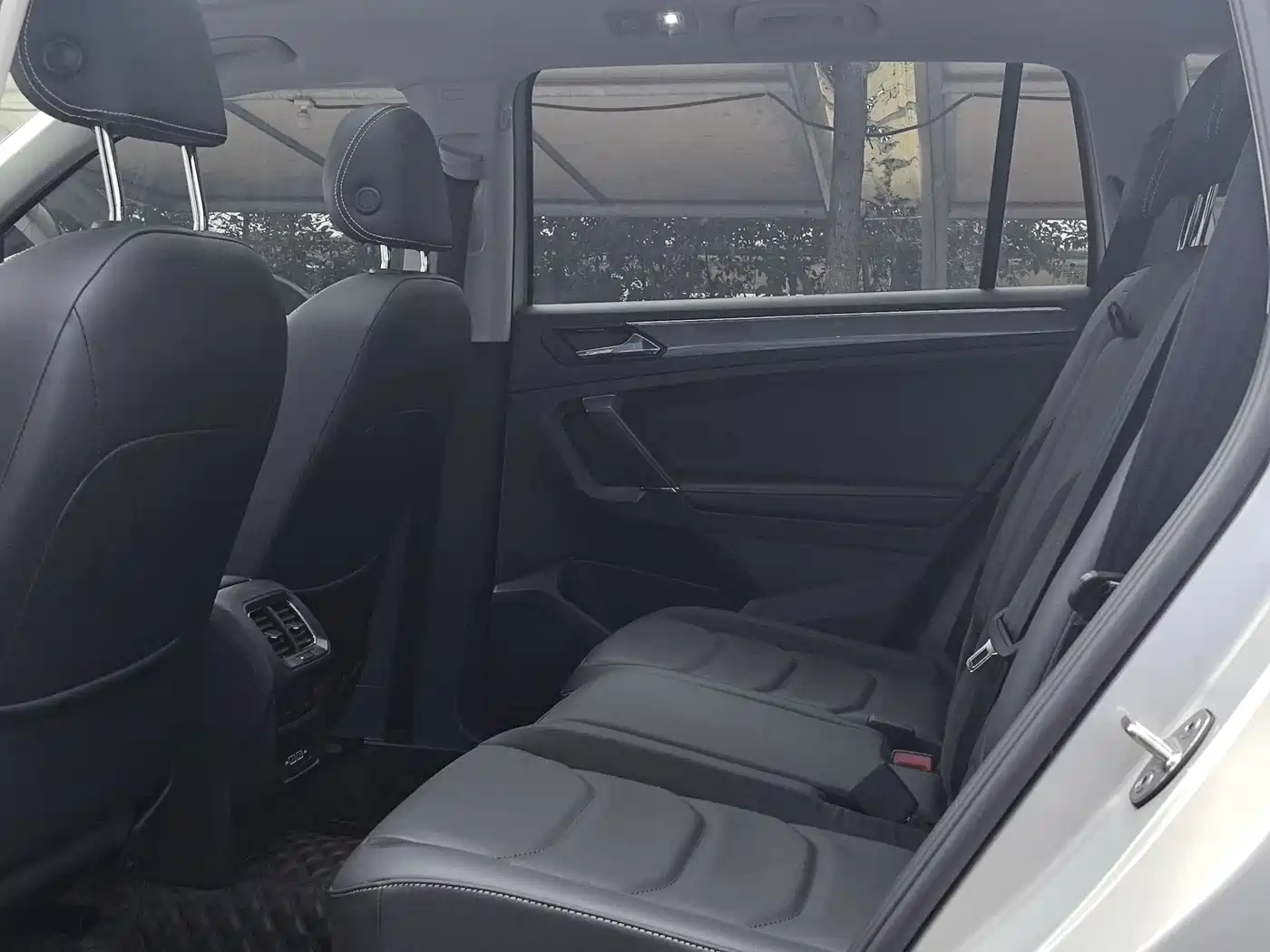 Volkswagen Tiguan L 2021 330TSI Automatic 2WD R-Line Premium фото 7