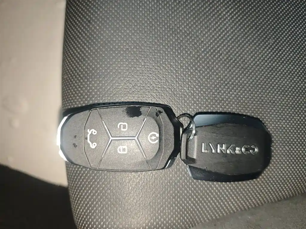 Lynk & Co 01 EM-P 2019 1.5T PHEV Power Pro China VI фото 9