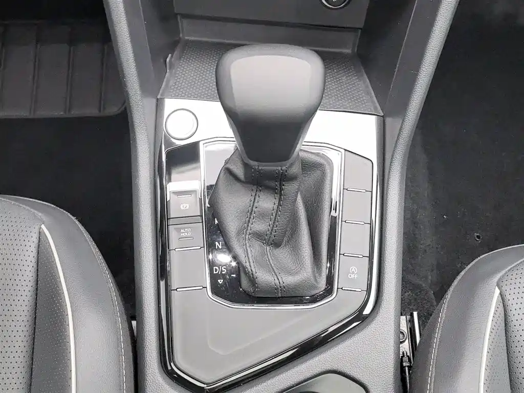 Volkswagen Tiguan L 2024 300TSI Auto 2WD Smart Edition фото 13