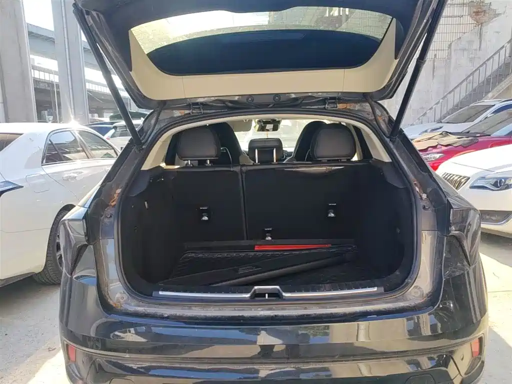 Lynk & Co 02 2018 1.5T DCT 2WD Power Pro Edition China V фото 15