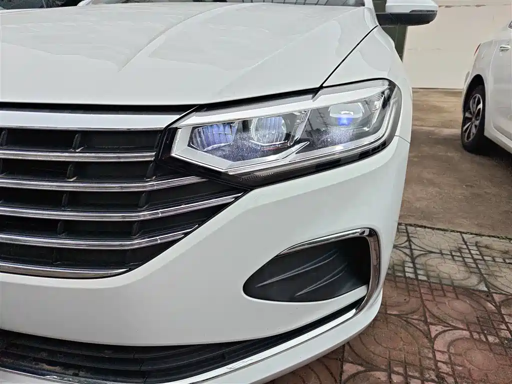 Volkswagen Lavida 2023 1.5L Auto Luxury Edition фото 18