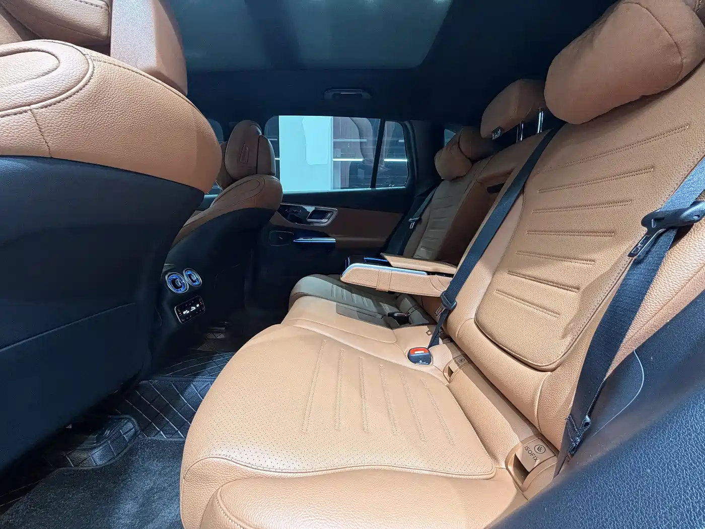 Mercedes-Benz GLC 2024 GLC 260 L 4MATIC Luxury 5-seater фото 9