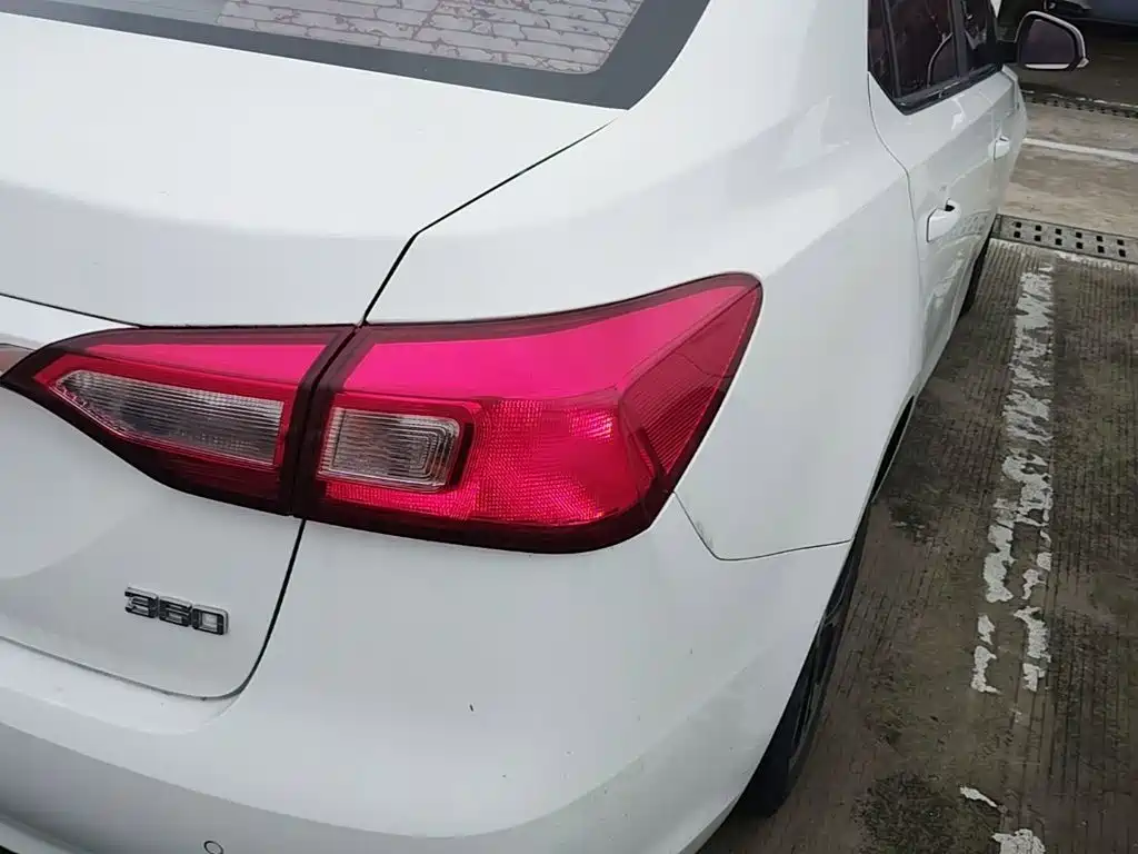 Roewe 360 2017 2017 1.5L Auto Luxury Edition