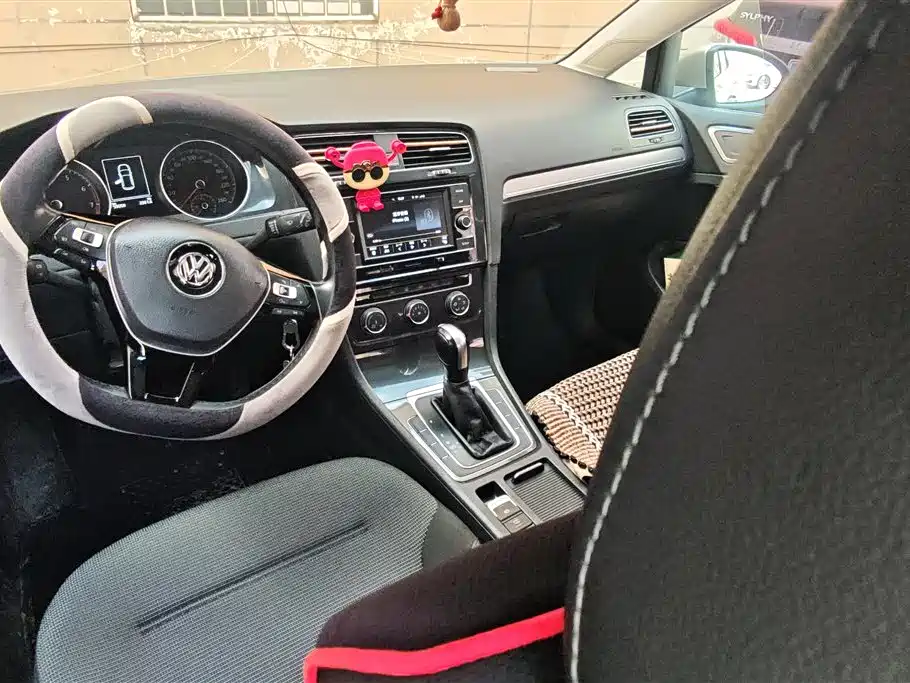 Volkswagen Golf 2018 1.6L Automatic Comfort фото 12