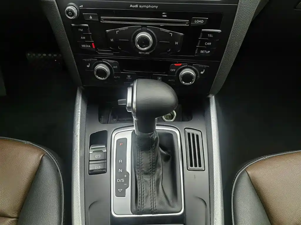 Audi Q5 2016 40 TFSI Technology Model фото 13