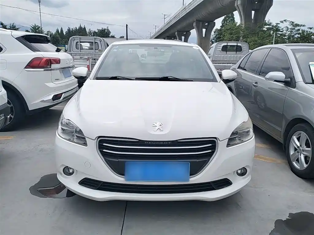 Peugeot 301 2014 1.6L Manual Comfort Edition фото 3
