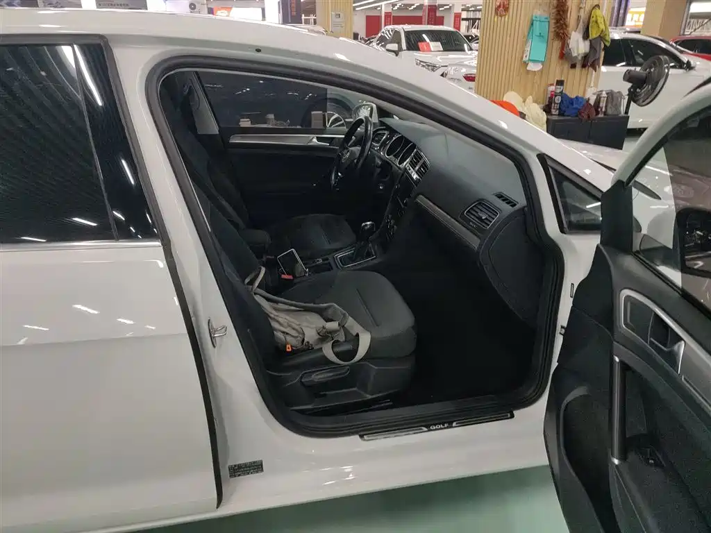 Volkswagen Golf 2018 230TSI Automatic Comfort фото 17
