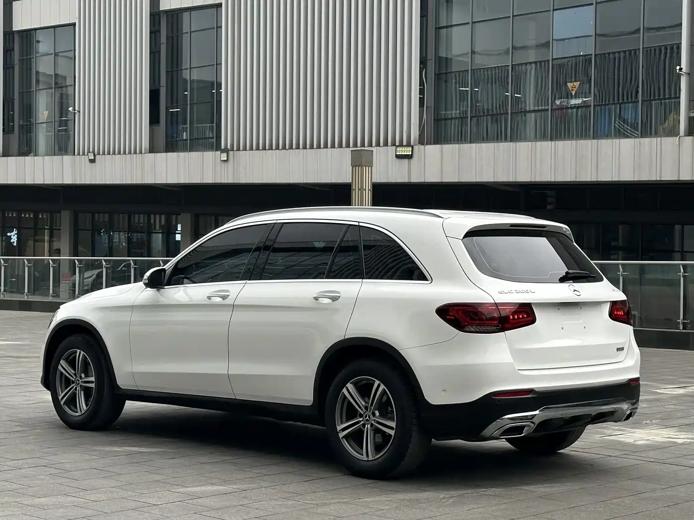 Mercedes-Benz GLC 2021 GLC 260 L 4MATIC Sporty фото 13