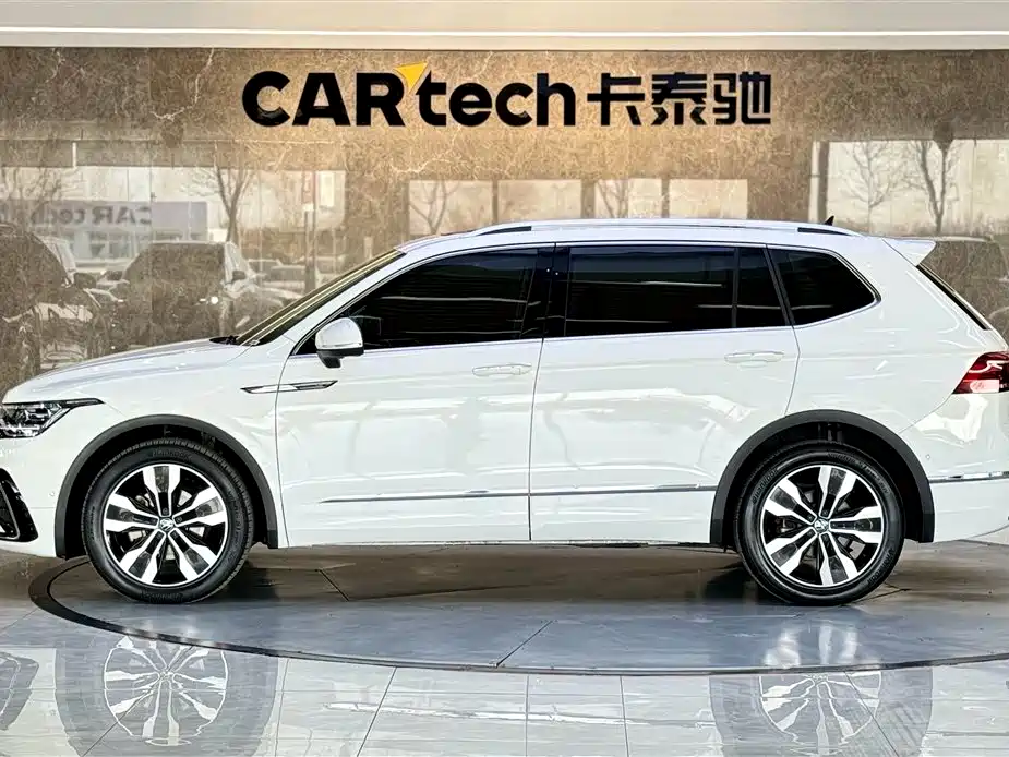 Volkswagen Tiguan L 2024 330TSI Automatic 2WD R-Line Premium Enjoyment Edition фото 8