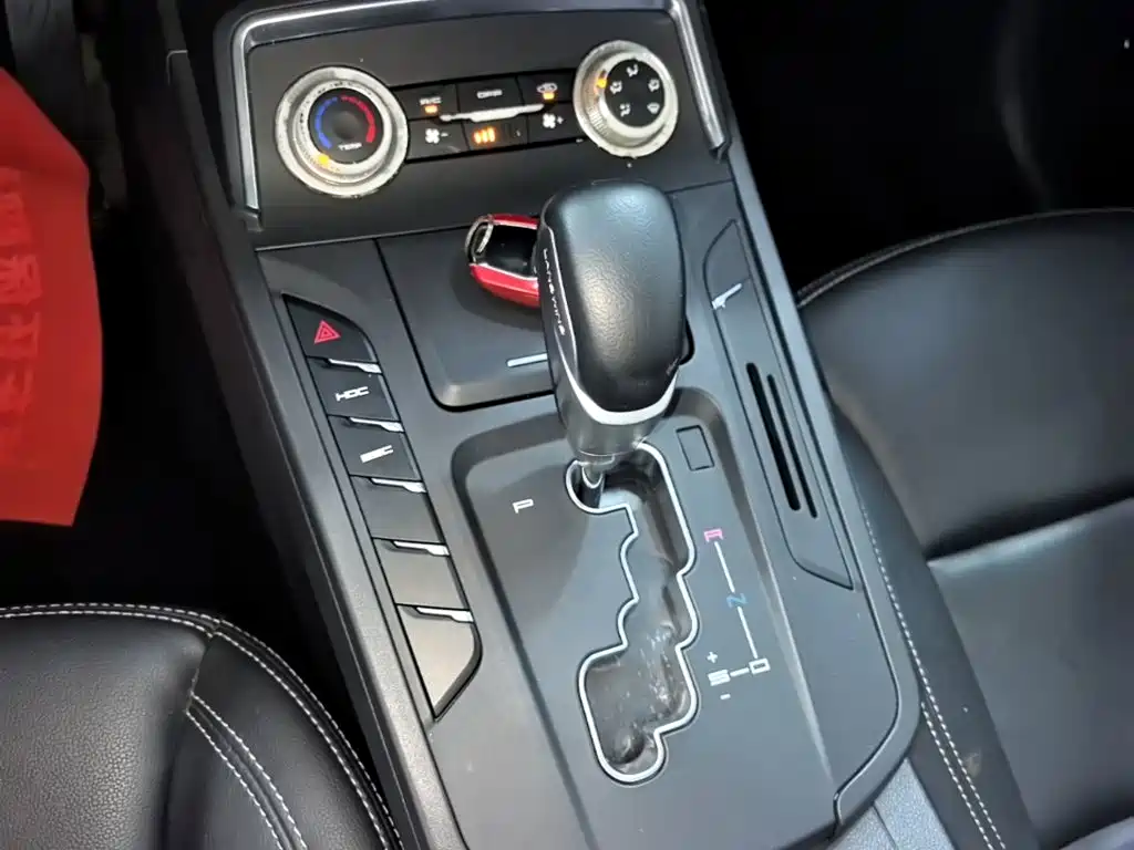 Landwind XIAOYAO 2019 2018 Facelift 1.5GTDI CVT Panoramic Gold Edition