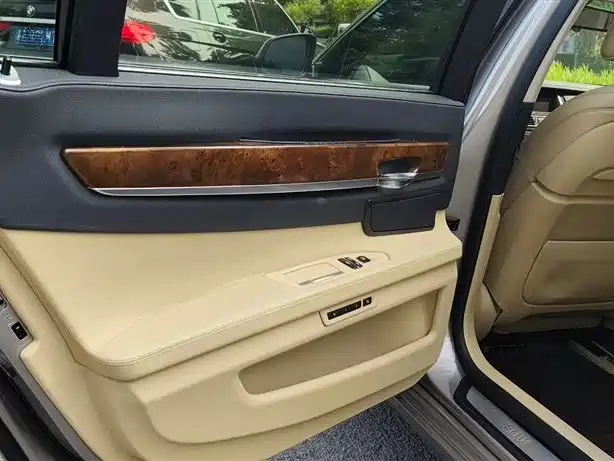 BMW 7 Series 2013 Model 740Li Luxury фото 7