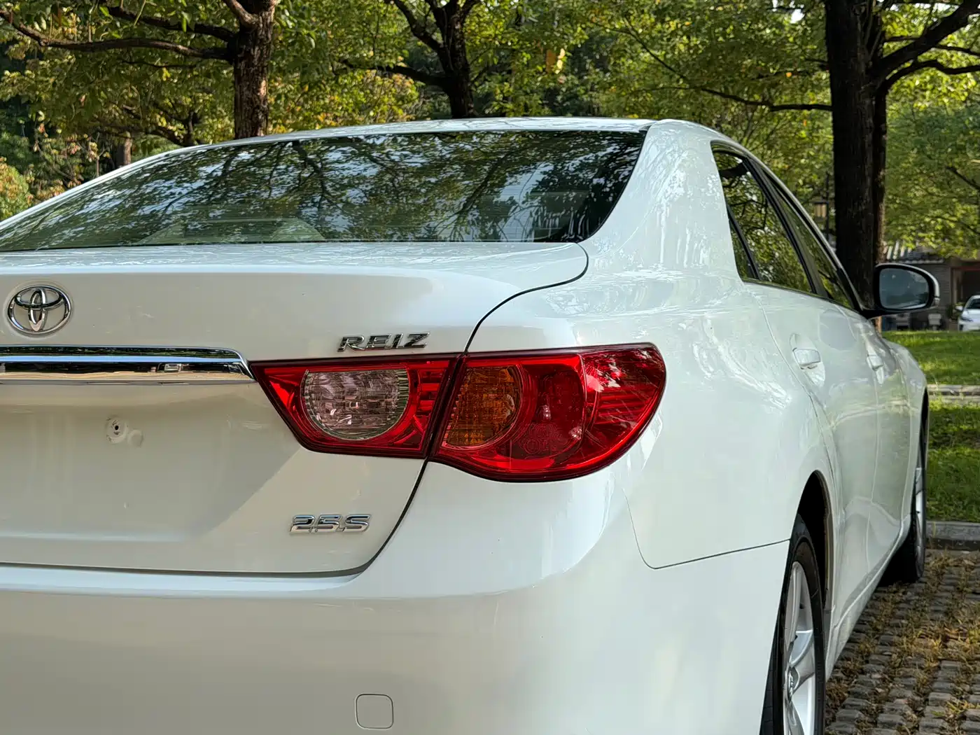 Toyota Reiz 2008 2.5S Special Navigation Edition фото 19
