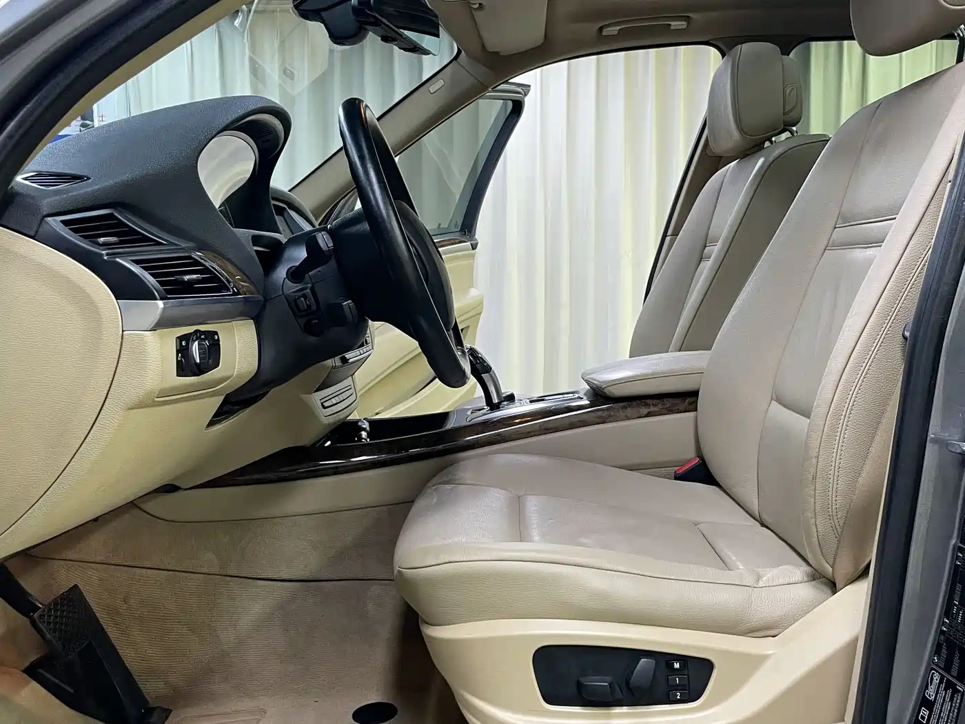 BMW X5 (Import) 2011 xDrive35i Leading Edition фото 22