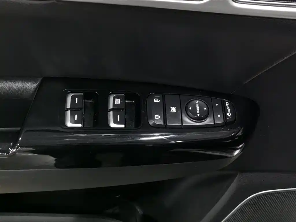 Kia KX5 2016 Model 1.6T Automatic 2WD DLX фото 9