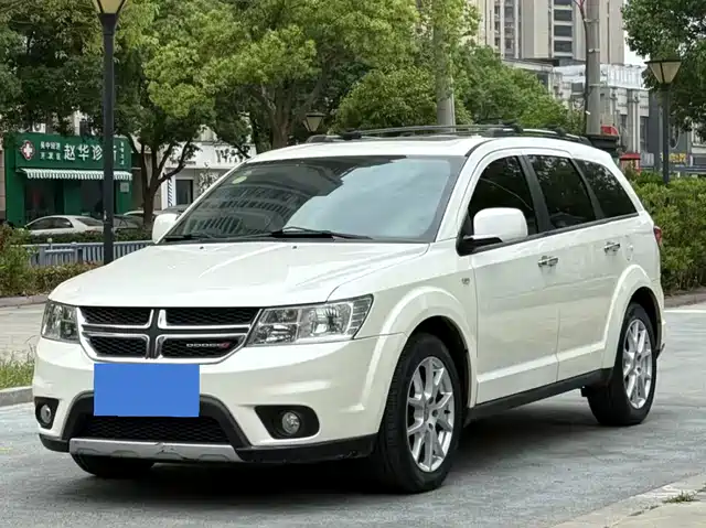  Dodge Journey 2013 Model 2.4L 2WD Premium Edition