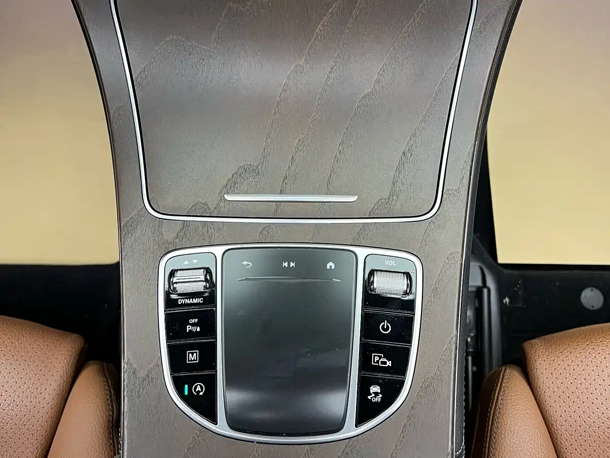 Mercedes-Benz GLC 2020 Facelift GLC 300 L 4MATIC Dynamic фото 15