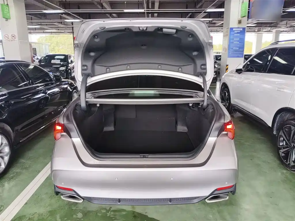 Toyota Avalon 2022 2.0L Luxury Edition фото 19