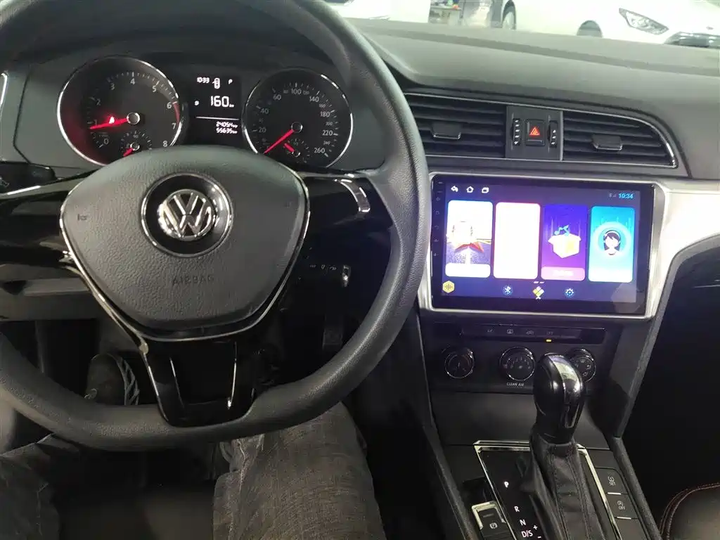Volkswagen Lamando 2017 230TSI DSG Trend Edition фото 3