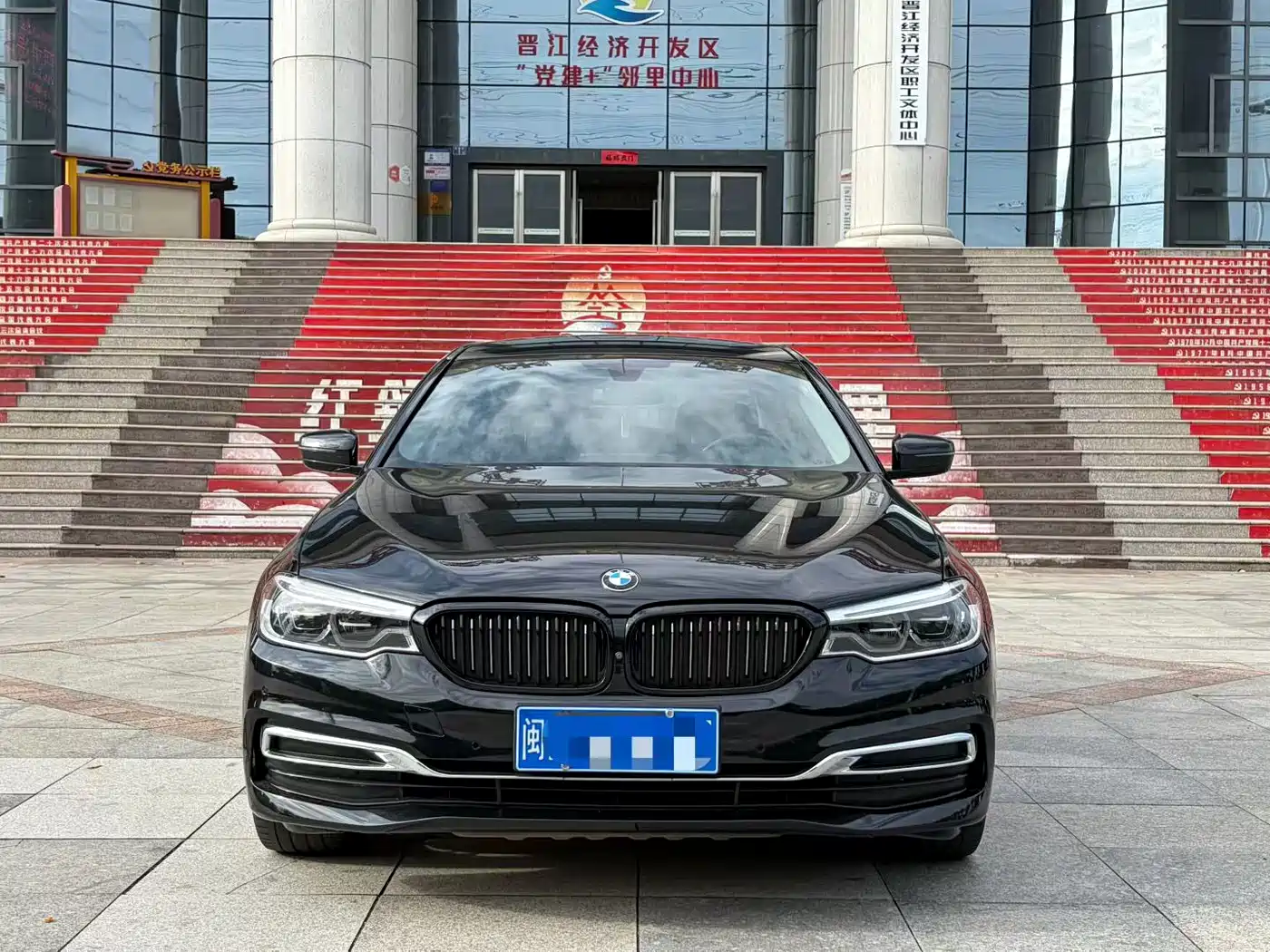 BMW 5 Series 2019 530Li Premium Luxury Package фото 2