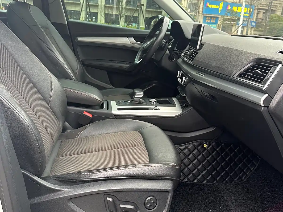 Audi Q5L 2018 40 TFSI Prestige Fashion (China V) фото 9