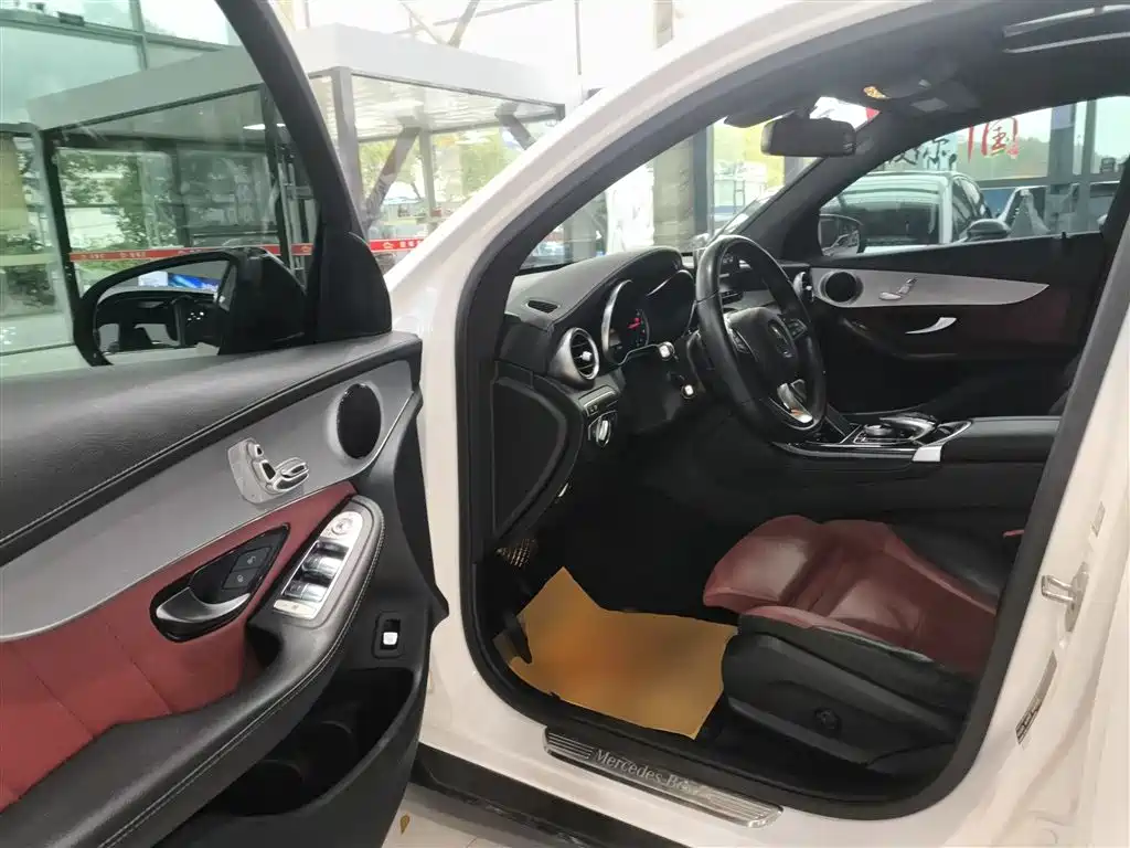 Mercedes-Benz GLC Coupe 2019 Facelift GLC 200 4MATIC Coupe SUV фото 12