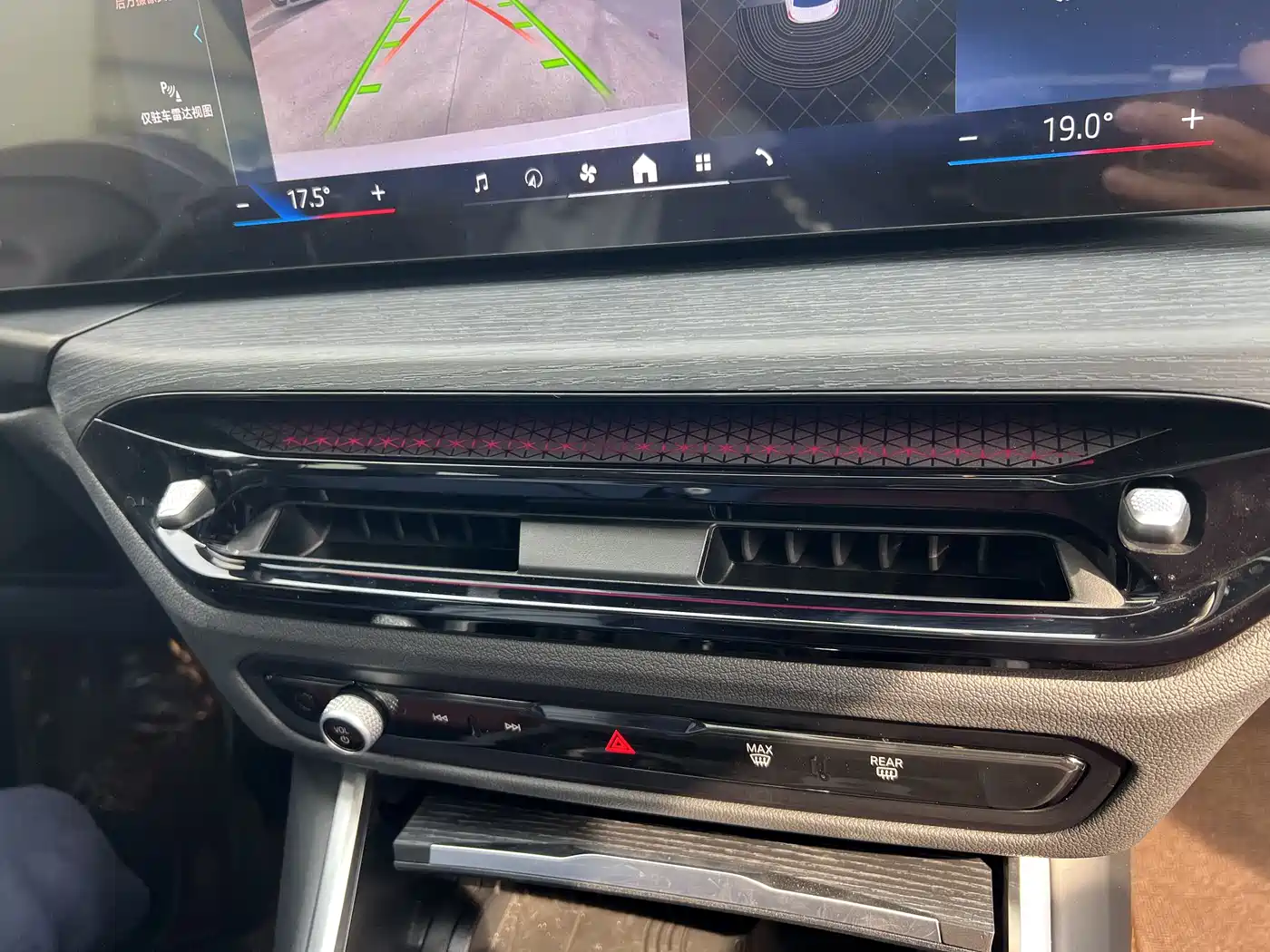 BMW 3 Series 2025 325Li M Sport Package фото 15