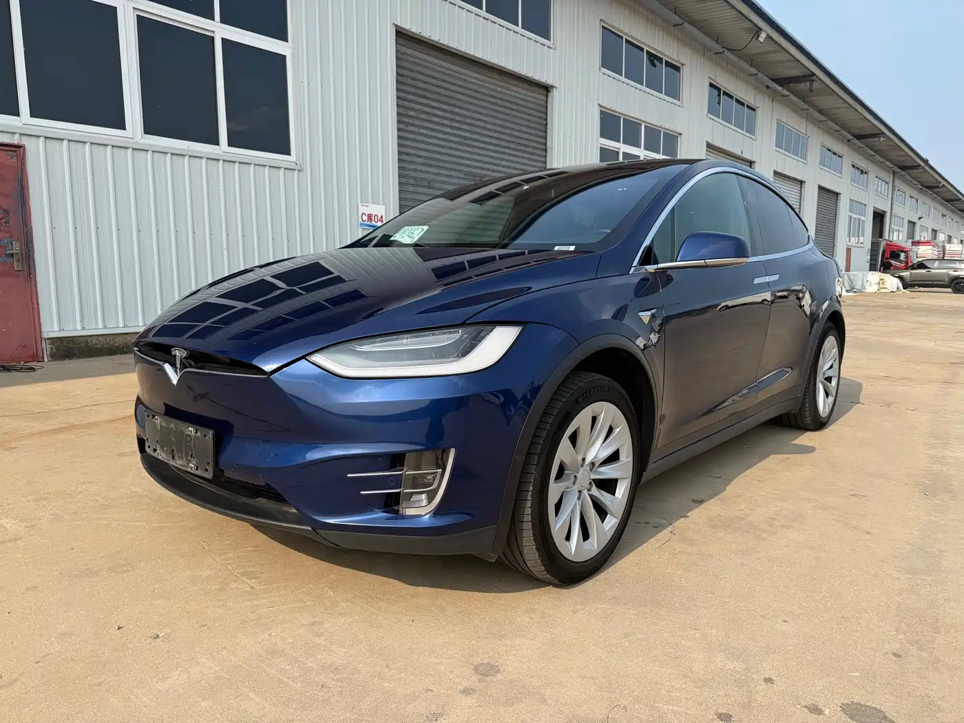 Фото 1 - Tesla Model X