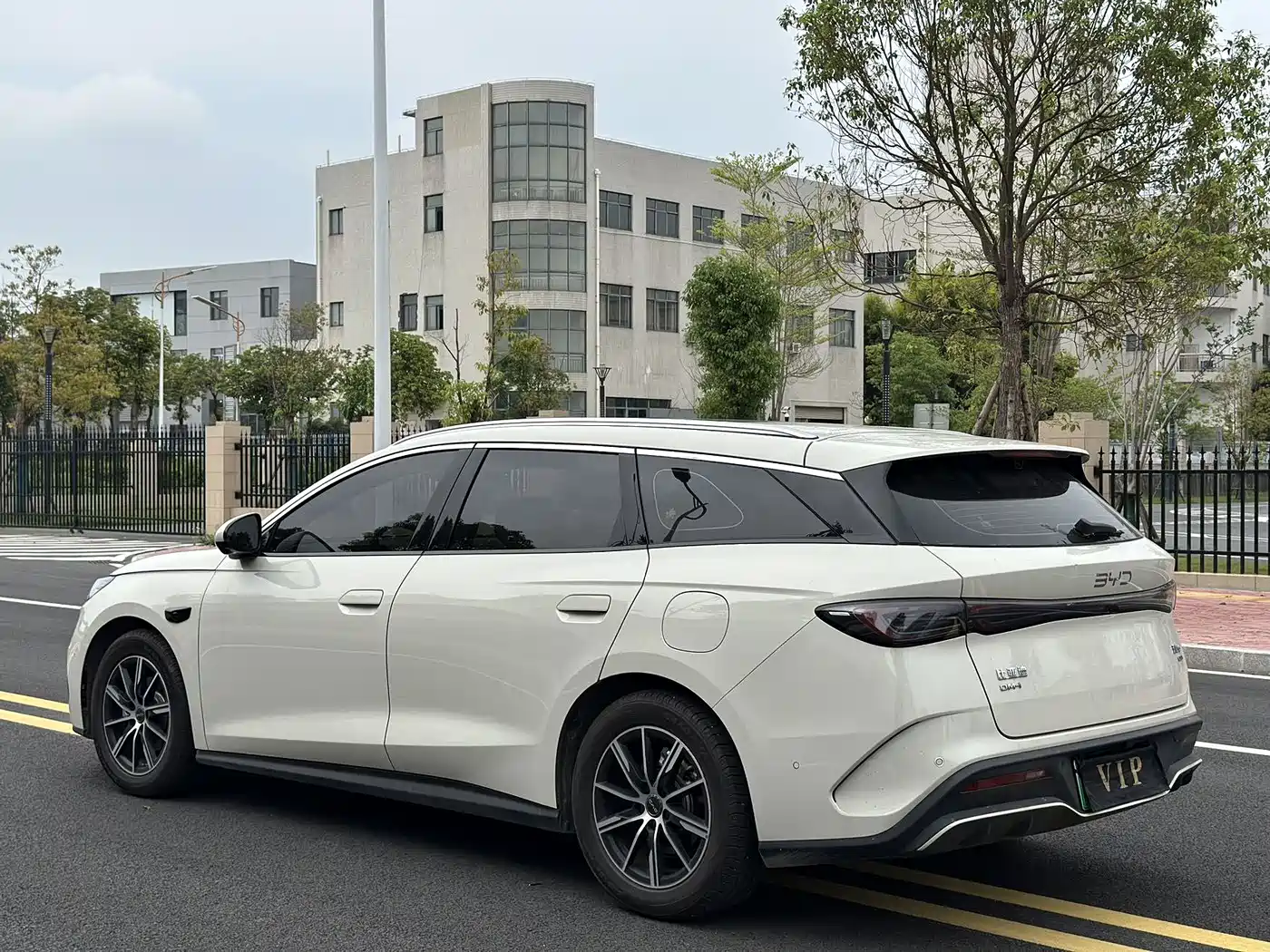 BYD Seal 06 DM-i Touring 2025 DM-i 150KM Premium фото 7