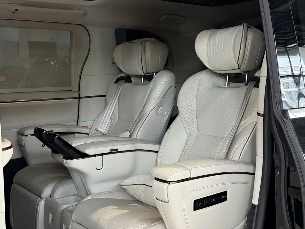 Lexus LM 2026 2025 Model 500h Six-Seater Prestige Edition