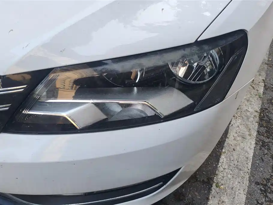 Volkswagen Passat 2014 1.8TSI DSG Luxury Navigation Edition фото 5