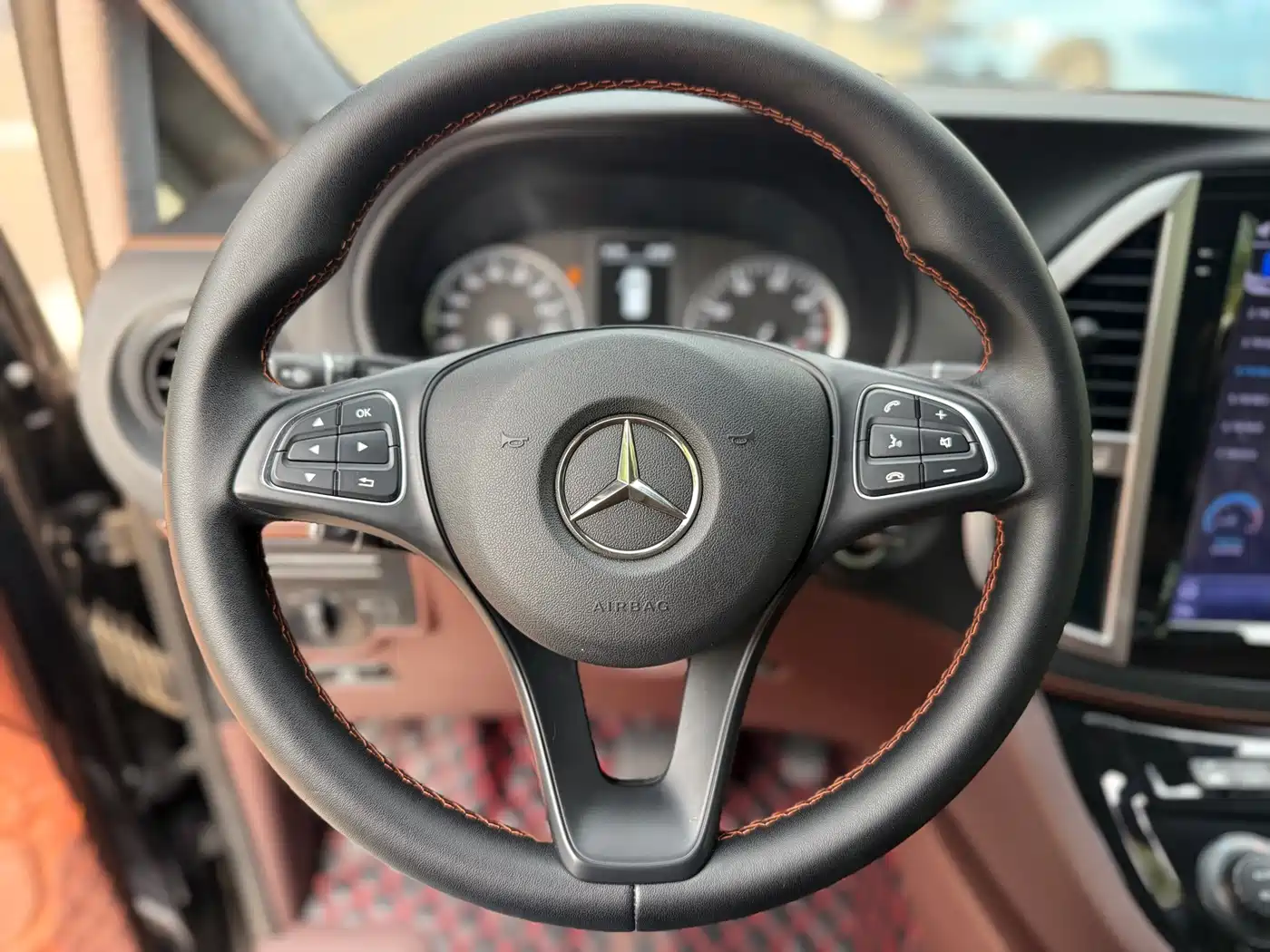 Mercedes-Benz Vito 2018 2.0T Business China V фото 11