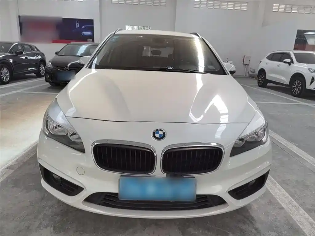 BMW 2 Series Touring 2016 218i Fashion Model фото 3