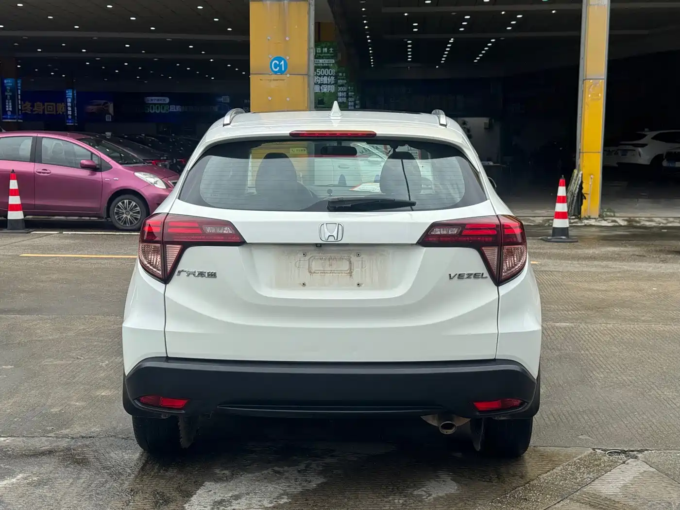 Фото 8 - Honda Vezel