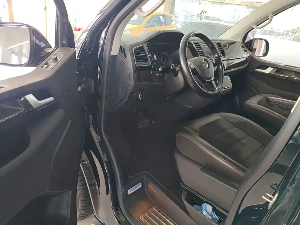 Volkswagen Multivan 2019 2019 2.0TSI 2WD Luxury 7-seater