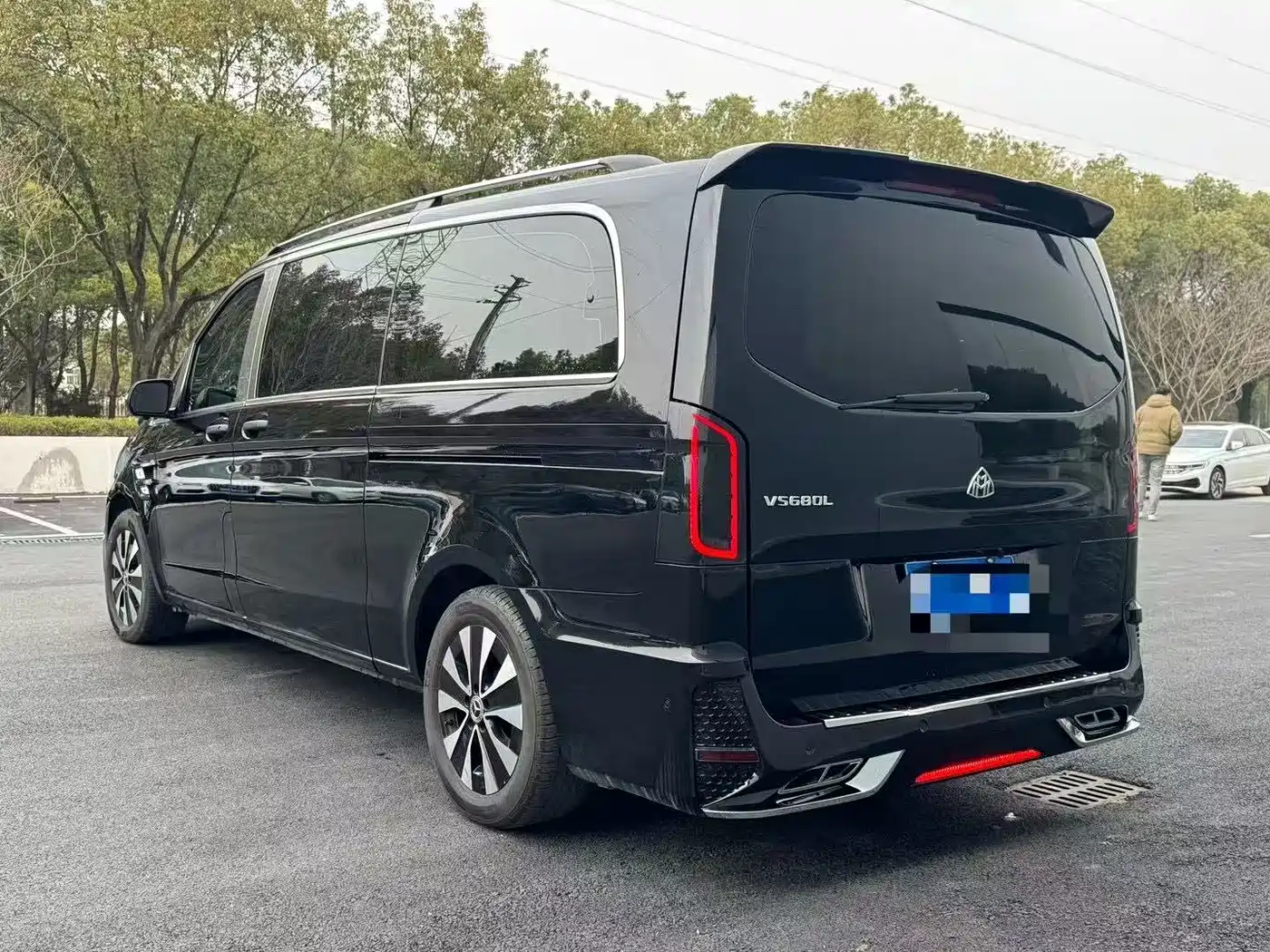 Mercedes-Benz Vito 2023 2.0T Elite 7-Seater фото 8